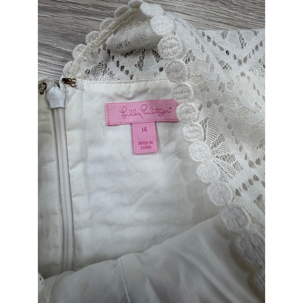 Lilly Pulitzer White Seersucker Lace Yoke Shift Dress Womens 14 Style 20120 - Picture 2 of 8